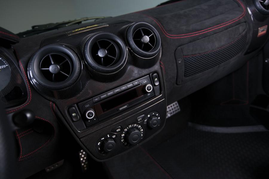 Детали интерьера Ferrari F430 Scuderia Spider 16M 2008 года  (NA) (фото 26 из 29)